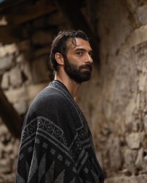 İlker Kaleli Instagram - Hola España! 
Nos encontramos esta noche a las 22.45 en @antena3com 

Bundan 1,5 yıl önce, hiç bilmediğim bir dilde gözü karartıp düşmüştük bir hikayenin içine, deliliğin peşine… 

“La passion Turca” bugün ilk defa İspanya ve Latin Amerika’da yayında. 
 
🇹🇷 🇪🇸

F: @yigit___eken
