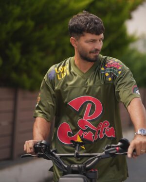 İlker Kızmaz Instagram - Günaydın ben İlker bu da benim scooter’ım @ecovoltscooters . 

#reklam