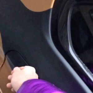 Ilya Polyanskiy Instagram - Главное в жизни это уважение кота ✊ и инвестиции 💵
Берегите близких и регулярно уважайте чью нибудь жену 🤜🏻🤛🏿 и обязательно увлажняйте 
Ставь Уважение если семья это главное 💪🏻🐻
Репост если инвестор ⭐️💵⭐️
Комент если правильно питаешься и поэтому получаешь дивиденды каждое утро 💥💩💥
#уважение #семья💞 #мужжена #инвестирование #едадляжизни #бензин #чтопроисходит #где #заправка