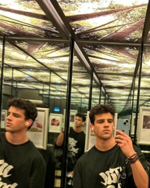 Ilyes Raoul Instagram - Gn von uns Dreien 😴