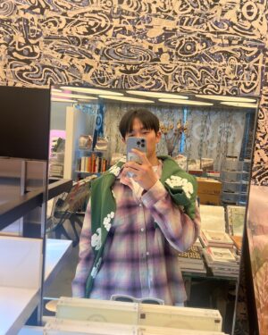 Im Seul-ong Instagram - 🍉🍑🍓🍇🍒🥝🍅🍋