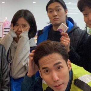 Im So-yun Instagram - 제가.. 또.. 너덜트에..!!
결국 오빠랑 싸우고 알바를 왔습니당^~^

이번 촬영은 감독님,피디님,모두 더욱 열심히 임했으니 많이 좋아해주시면 감사하겠습니다☺️