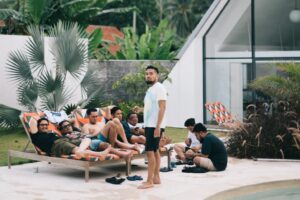 Imam Darto Instagram - Umur segini emang lagi masa-masanya pencarian jati diri..