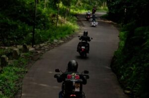 Imam Darto Instagram - Umur segini emang lagi masa-masanya pencarian jati diri..
