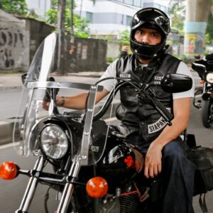 Imam Darto Instagram - "Dan milik Allah-lah apa yang ada di langit dan apa yang ada di Bumi." Tidak ada yang bisa kita sombongkan, sebab semua hanya titipan. Motor ini aja saya pinjam.

Ya Allah, saya siap dititipin uang 100 milyar. InsyaAllah amanah. Aamiin.
