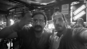 İnanç Konukçu Instagram - Set bittiyse demek ki…
Paydos geçeli iki gün olduysa…
Dost hanesine bir çeltik atalı 2 seneye yakın olduysa… 
Fazla söze gerek kalmadıysa.. 
üç afiyet bir maşallah. 
Cağnımsın @dewrimyalcin