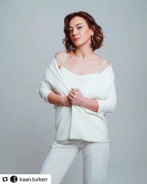 İncinur Daşdemir Instagram - Bu şahane çekim için çok kalp ❤️ @kaan.turkerr ve @ph7entertainment 🔥