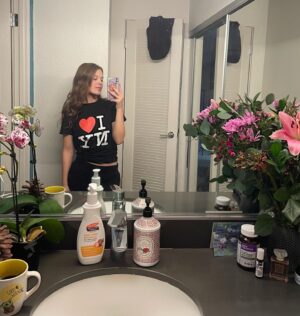 India Jarvis Instagram - a look inside my chaotic bathroom and wheel of fortune 🧠