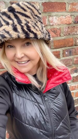 India Willoughby Instagram - Closest I can get to a Keighley Cougars hat 🐯