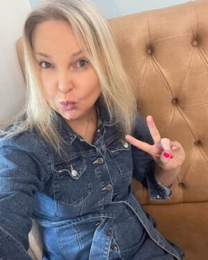 India Willoughby Instagram - Frump Critical! #Trans  #BestLife