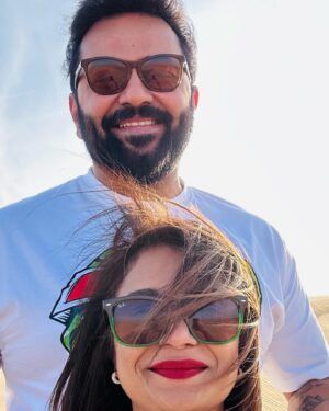Indrajith Sukumaran Instagram - A sunset evening in the desert with these lovely people! ❤️

@sand_gazelles