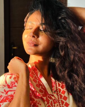 Indrajith Sukumaran Instagram - Golden hour.. 💛✨

@poornimaindrajith