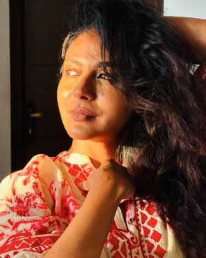 Indrajith Sukumaran Instagram - Golden hour.. 💛✨

@poornimaindrajith