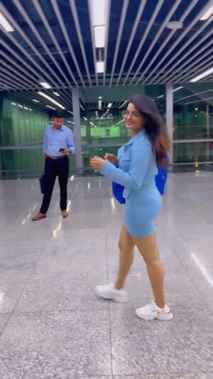 Indraxi Kanjilal Instagram - My first ever mini vlog! I hope y’all enjoy this one! ✨
.
.
.
.
#indraxikanjilal #minivlog #vlog #life #mylife #funtimes #funday #happy #happyme #real #me #airport #instagram #instagood #instadaily #instalike #instamood #instafashion #instatravel #travelgram #reels #reelsinstagram #reelkarofeelkaro #reelvideo
