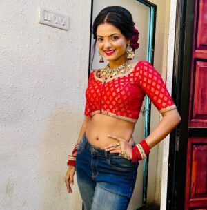 Indraxi Kanjilal Instagram - Getting wedding ready is fun I guess🥳
Ps: these pics were stored for so long that I almost forgot got to post these🤭
.
.
.
.
#indraxikanjilal #fun #wedding #réel #dailysoap #indiantelevisionactress #post #new #trending #trendingnow #me #happyme #beingme #havingfun #smiley