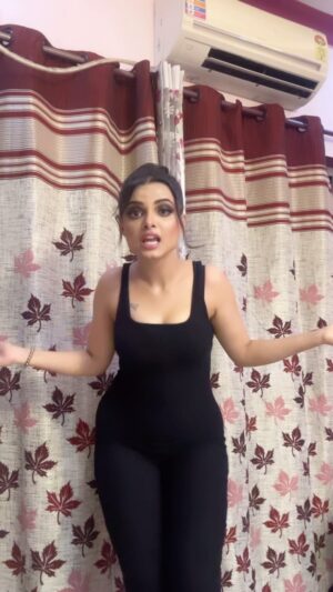 Indraxi Kanjilal Instagram - Just wanted to make a reel on this song soooo bad!! 🖤
.
.
.
.
#indraxikanjilal #fun #happy #ishqvishqpyarvyar #trending #funday #happyme #aftershow #me #instagram #instagood #instagood #instadaily #reelitfeelit #reelkarofeelkaro #reelvideo #reelsvideo #reelindia #instamood #instafashion
