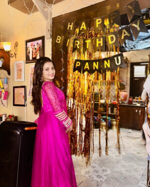 Indraxi Kanjilal Instagram - Pannuuu ka bdayy 🌸
Ps: Swipe left to watch a cutuu video 
📸: @beingmanish7897
.
.
.
.
#indraxikanjilal #birthday #pannu #birthdaygirl #cutu #cute #happy #fun #smile #me #mebeingme #instagram #instagood #instadaily #insta #instafashion #instalove #newpost #post