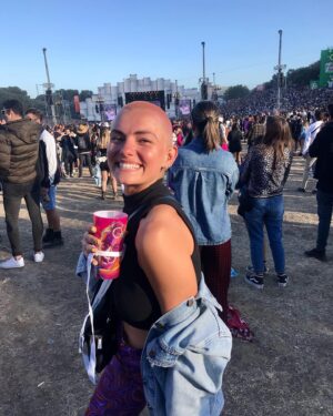 Inês Costa Instagram - Rock in Rio 2022 🌈

💅 @dharmabeautyandcare
💇🏼‍♀️ @reflexodabeleza