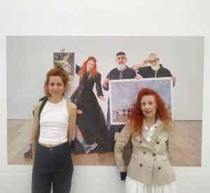 Inés Efrón Instagram - Si rastreamos el árbol genealógico tal vez nos enteramos que somos familia con @deliacancela 
Quedan dos meses para ir a ver TESORO en @colecciondeartefortabat, dónde tuve el lujo de participar en la obra de @deliacancela
Foto @rykijaco