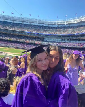 Ines Høysæter Asserson Instagram - oops jeg bada!
happy grad everyone💜
#nyu2023 #nyugraduate