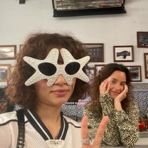 Inês Pires Tavares Instagram - Acabou a nossa “Senhora do Mar” e a Ritinha vai deixar saudades 🥹

Sorte a minha ter feito parte deste projeto com uma equipa maravilhosa, repito: MARAVILHOSA 🤍
Obrigada a todos! 

@sicoficial @sptelevisao @hitmanagement