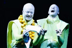 Inga Ibsdotter Lilleaas Instagram - 🍋PREMIERE!🍋 

Kostymer: @stinebergocostume 
Sminke: @anettelobach 
Scenografi: @mirremurre 
Lys: @overwhelming_sense_of_aah 
Musikk: @eirikhulbakroland 
Sangtekster: @fredrikhyer 
Lyd: Hjalmar Littauer
Manus&regi: @ingalilleaas 
 
Med @elvekompaniet:
@bekasa @stianisaksen @ragnhildgravem @hanoroi @ht_nielsen @iselindoret 
🎥: @geirramsvik 
📸: @gateguttenkubar