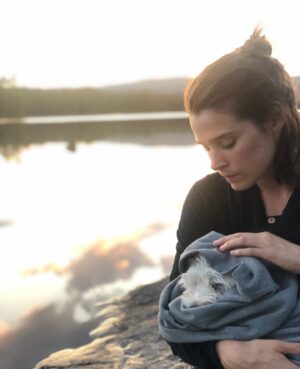 Inga Ibsdotter Lilleaas Instagram - Våt, kald og trøtt hund på telttur. 📸: @gunnarius