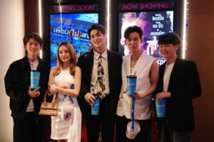 Ingkarat Damrongsakkul Instagram - ขอลงเก็บไว้ในฐานะนักแสดงคนหนึ่งและส่วนหนึ่งของภาพยนตร์เรื่องนี้ ส่วนตัวรู้สึกว่าได้สำเร็จขึ้นไปอีกขั้นนึงของชีวิตนักแสดงของผม การได้เล่นหนังจีดีเอชเป็นเหมือนความฝันที่อยากทำให้ได้ซักครั้งในชีวิต ครั้งนี้ถือเป็นก้าวเล็กๆที่มีความหมายกับผม ขอบคุณพี่ @attahem ที่ให้เกียรติผมมาแสดงเป็น "โอม" ในหนังเรื่องแรกของพี่ เป็นผลงานที่โคตรสุดยอดเลย ครั้งแรกจริงบ่นิ5555555555555 ยอมรับเลยว่าช่วงเวลาก่อนหน้านี้ที่ปิดตัวละครโอม ผมมีความรู้สึกอึดอัดและกดดันเยอะมาก เพราะผมคาดหวัง หวังว่าตัวละครที่ผมแสดงนั้นจะออกมาดี เป็นมนุษย์ชื่อโอมที่มีอยู่บนโลกจริงๆ ลุ้นอยู่ตลอด ผมดีใจนะที่ได้เป็นวัตถุดิบที่พี่หยิบมาใช้ในอาหารจานนี้ มันอร่อยสุดๆเลยพี่ ขอบคุณเพื่อนนักแสดงทุกคนนะที่แม้จะเจอบ้างไม่เจอบ้าง5555555555555 ทุกคนคือเก่งกันมากนะ อยากจะติดตามรอดูผลงานอื่นๆอีก ไม่ว่าจะด้านเพลงหรือด้านการแสดงก็ตาม ขอบคุณเพื่อนๆทุกคน คนรู้จัก ครอบครัว รุ่นพี่ รุ่นน้อง แฟนคลับทุกคน ที่เข้ามาชมมาทักมาพูดคุยถึงเรื่องนี้ ถึงบทนี้ ขอบคุณมากนะ สิ่งเหล่านี้เหมือนเป็นกำลังใจให้ผมอยากที่จะแสดงให้ดีและพัฒนาต่อไปเรื่อยๆ ต้องขอบคุณทุกคนมากจริงๆ รักนะครับบบ #เพื่อนไม่สนิท #NOTFRIENDS