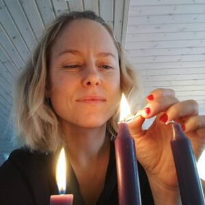 Ingrid Bolsø Berdal Instagram - "Så tenner vi to lys i kveld, to lys for håp og glede".
.
"We light two candles tonight, two candles for hope and joy".
.
In Norway we light a candle every Sunday through Advent. A Norwegian writer, Inger Hagerup, has written a poem we read while lighting it. Each Sunday a new verse. This tradition has been with me since I was a child. Lighting the Sunday Advent Candle has been something I've looked much forward to growing up, and it's been increasing the enthusiasm and excitement for Christmas. I took it very seriously as a young girl, lighting these candles for hope, joy, yerning and peace. And in the polarized world of today, as a grown woman, I find it even more meaningful. To stop for a second, give thanks for what I have, and light a candle for all that is good.