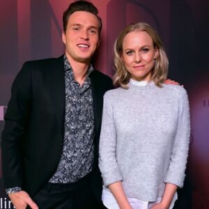 Ingrid Bolsø Berdal Instagram - Hvem vet hva som foregår i mitt hode her. Forhåpentligvis kommer svaret i fredagens Lindmo på NRK. At Sonja Wigerts innsats under krigen nå endelig blir kjent med filmen «Spionen» er stort. Men vil også si at det er gedigent at Karsten Warholm kalte meg «helten min fra Fritt Vilt». @kwarholm @nrklindmo @nordiskfilmnorge @fireogenhalvfilm
.
📷@juliamarienagle