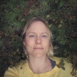 Ingrid Bolsø Berdal Instagram - Forest selfie.
#grounding