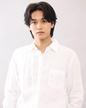 Inoue Sora Instagram - ・
５月２７日(土)放送
日本テレビ系土曜ドラマ

『Dr.チョコレート』

第６話にゲスト出演させて頂きます。

2年前の事件の大きな鍵を握る組織「め組」。
その中心人物を知る！？
若手俳優、西崎竜人役です。

命を救いたい。でも隠さないといけない秘密があって。。
とにかく必死に命を守ることだけを考えて演じさせて頂きました。

土夜！
お楽しみに☺️

#ドクターチョコレート @drchocolate_ntv