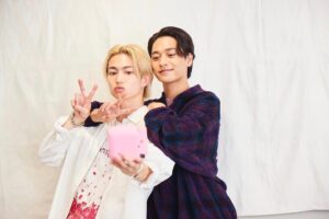 Inoue Sora Instagram - ・
遅くなりました😢
#WiNKUP 10月号
発売中です！

2人でチェキを使っての撮影📷
もうご覧頂けましたでしょうか😏