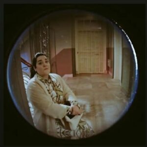 İpek Ayaz Kortunç Instagram - Şuraya bir Okşan bırakayım.
Bence bu gıcık hatunu anlatabilecek en güzel fotoğraf bu. 
Gitmiyordu...