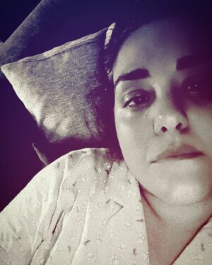 İpek Ayaz Kortunç Instagram - Öyle bir ruh hâli ki birisi "nasılsın" dese "sana ne be iyiyim sen nasılsın" diyeceğim.