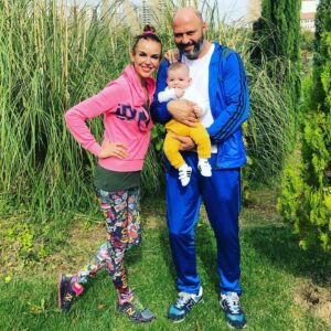 İpek Tanrıyar Instagram - 40 yıldır yaşıyorum,hiç bu kadar anlamlı olmamıştı yaşam🙏Allahıma şükürler olsun☺️ 🧿🧿🧿 yeni yaşım kutlu olsun😊 #mybirthday #mylove  #myfamily #arasbebek @muratevler