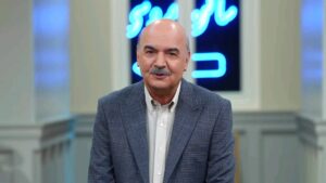 Iraj Tahmasb Instagram - بار دیگه با یک مجموعه از مهمونی برگشتیم و در خدمت شما هستیم
قسمت اول مهمونی اول فروردین ۱۴۰۲ ساعت ۸ صبح از فیلیمو منتشر می شود