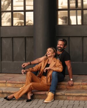 Iran Malfitano Instagram - 🤜🏻🤛🏻 super gêmeos ativar kkkk ( e não, não somos gêmeos ! Já vou avisar pq já viu né ) kkkk #foto #fotografia #moda #irmã #familia #sanguedomeusangue