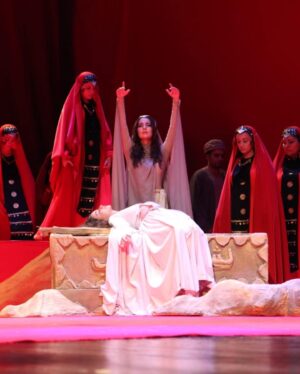 Irana Kerimova Instagram - 24 oktyabr saat 19:00-da Azərbaycan Dövlət Akademik Musiqili Teatrında dahi bəstəkar Üzeyir Hacıbəylinin “Leyli və Məcnun” muğam operasının və böyük mütəfəkkir Məhəmməd Füzulinin “Leyli və Məcnun” poemasının motivləri əsasında rejissor Samir Qulamovun librettosu və quruluşunda hazırlanan eyniadlı tamaşanın premyerası olacaq. 
Dərin fəlsəfi məna kəsb edən klassik əsər yeni rejissor yozumuna əsasən orijinallığını saxlasa da, fərqli təqdimatı ilə təkcə Musiqili Teatrın tarixində deyil, Azərbaycan teatr tarixində bir ilkdir.
Tamaşanın bədii rəhbəri Akademik Musiqili Teatrın direktoru, Əməkdar incəsənət xadimi, fəlsəfə doktoru Əliqismət Lalayev, quruluşçu dirijoru Əməkdar İncəsənət Xadimi Fəxrəddin Atayev, quruluşçu baletmeysteri Əməkdar artist Emin Əliyev,quruluşçu rəssamı Vüsal Rəhim, xormeysteri Əməkdar artist Vaqif Məstanov, muğam ifası üzrə məsləhətçisi Xalq artisti Səkinə İsmayılova, solo tar ifaçısıları Əməkdar artist Elxan Mansurov, gənc ifaçılar Səxavət Məmmədov, Cahid Əlizadə, konsertmeysteri Fidan Əliyeva, rejissor assistentləri Prezident mükafatçısı Əmrah Dadaşov və Sevinc Məmmədovadır.

Qeyd: Tamaşanın növbəti nümayişi 18 noyabr saat 19:00-da olacaq.  @akademik_musiqili_teatr. @qulamovsamir