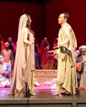 Irana Kerimova Instagram - 24 oktyabr saat 19:00-da Azərbaycan Dövlət Akademik Musiqili Teatrında dahi bəstəkar Üzeyir Hacıbəylinin “Leyli və Məcnun” muğam operasının və böyük mütəfəkkir Məhəmməd Füzulinin “Leyli və Məcnun” poemasının motivləri əsasında rejissor Samir Qulamovun librettosu və quruluşunda hazırlanan eyniadlı tamaşanın premyerası olacaq. 
Dərin fəlsəfi məna kəsb edən klassik əsər yeni rejissor yozumuna əsasən orijinallığını saxlasa da, fərqli təqdimatı ilə təkcə Musiqili Teatrın tarixində deyil, Azərbaycan teatr tarixində bir ilkdir.
Tamaşanın bədii rəhbəri Akademik Musiqili Teatrın direktoru, Əməkdar incəsənət xadimi, fəlsəfə doktoru Əliqismət Lalayev, quruluşçu dirijoru Əməkdar İncəsənət Xadimi Fəxrəddin Atayev, quruluşçu baletmeysteri Əməkdar artist Emin Əliyev,quruluşçu rəssamı Vüsal Rəhim, xormeysteri Əməkdar artist Vaqif Məstanov, muğam ifası üzrə məsləhətçisi Xalq artisti Səkinə İsmayılova, solo tar ifaçısıları Əməkdar artist Elxan Mansurov, gənc ifaçılar Səxavət Məmmədov, Cahid Əlizadə, konsertmeysteri Fidan Əliyeva, rejissor assistentləri Prezident mükafatçısı Əmrah Dadaşov və Sevinc Məmmədovadır.

Qeyd: Tamaşanın növbəti nümayişi 18 noyabr saat 19:00-da olacaq.  @akademik_musiqili_teatr. @qulamovsamir