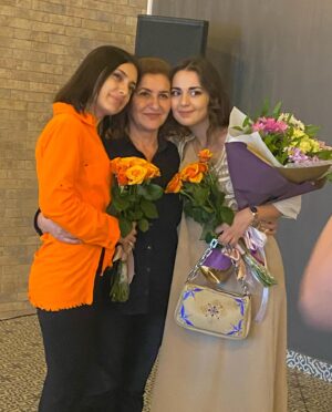 Irana Kerimova Instagram - 30 iyun @deluxeparkqusar da baş tutan tədbirdən xatirə görüntülər.
Tədbirdə “Soyuq Günəş”filminin nümayişindən sonra,Sədagət Kərimovanın eyni adlı kitabının kiçik bir təqdimat mərasimi oldu. @sedaget_kerimova 

Bir birindən gözəl ifaları ilə gecəmizi rəngləndirən @elvina_heyderova_official @_elvina_official_ “Yargunat”mahnısını dəfələrlə bizlər üçün ifa etdi.

@deluxeparkqusar  tədbirin bütün təşkilatçılarına,xüsusilə Yeganə xanıma,Həmidə xanıma dərin təşəkkürümüzü bildirirəm!