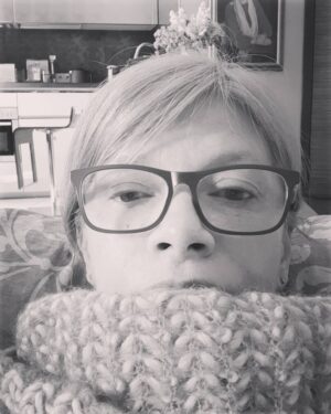 Irina Tolmatskaya Instagram - Ты сам делаешь выбор и тебе с ним дальше жить, но как сложно сделать все хорошо....задумалась, почему все так....человек не совершенен и уязвим...
.