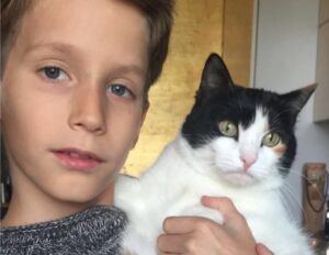 Irina Tolmatskaya Instagram - Ровно 15 лет назад я стала бабушкой!!! Дорогой мой человек, поздравляю тебя с днём рождения,всегда рядом ( хотя сейчас на расстоянии) люблю тебя очень! Твоя бабушка Ира ( бабушек бывших не бывает )😁❤️