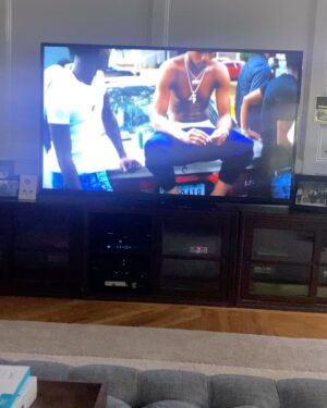 Irv Gotti Instagram - My sons told me I need to watch this @lilbaby Doc. So I’m watching it. And I get compelled to post. 1. I love seeing niggas come from nothing. And take care of they families. I already fucked with Lil Baby. But now it’s through the roof. And 2. WHY THE FUCK IS @thuggerthugger1 IN PRISON. Man. This man motivated Lil Baby. He seen the star in him before Lil Baby did. And held him down. FREE YOUNG THUG. FREE YOUNG THUG. FREE YOUNG THUG. For real.