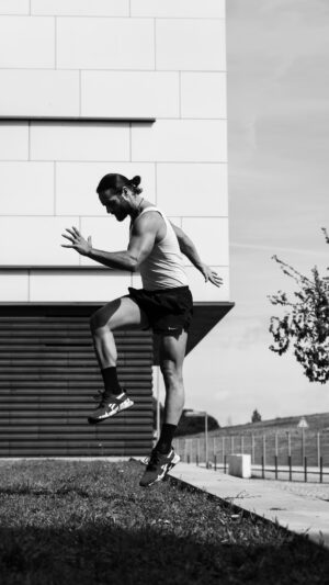 Isaac Alfaiate Instagram - A minha manhã começou assim , a fazer um treininho outdoor 🙏🏼😍 começa a vir o bom tempo e a vontade de treinar na rua  aumenta !! Yheaaaaa bom fim de semana !!