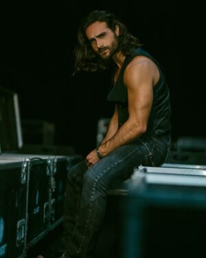 Isaac Alfaiate Instagram - 🎸

Foto @maria.novo