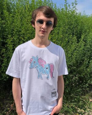 Isaac Hempstead-Wright Instagram - Join me and #wearitforwarchild by grabbing your own brilliant tee designed by the wonderful @gilesdeacon_. Help support this fantastic cause and GIVE PEACE A CHANCE! @warchilduk www.wearitforwarchild.com