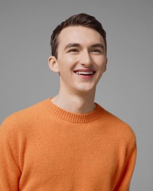 Isaac Hempstead-Wright Instagram - Thank you @ukesquire. Link in bio. @samparkeresq @murraycl4rk @dannylowe__ @liztaw