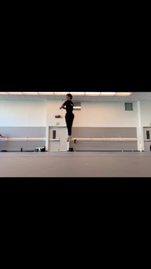 Isaac Hernández Instagram - I guess I am not yet as good as @fundacionjuliobocca #JulioBocca give me a week to practice 🤞possibly the hardest combo ever to end Don Quixote @sfballet