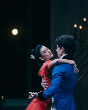 Isaac Hernández Instagram - Marguerite and Armand.
La última vez que este ballet se bailó aquí en SF lo báilalo el cast original- Nureyev y Margot Fonteyn-. Esta temporada tuvimos el privilegio de bailarlo nuevamente @sfwarmemorial @sfballet y yo tuve el gusto de bailarlo con @jasminejimison ©️ San Francisco Ballet by Lindsey Rallo #sfballet #sanfrancisco #sanfranciscoballet